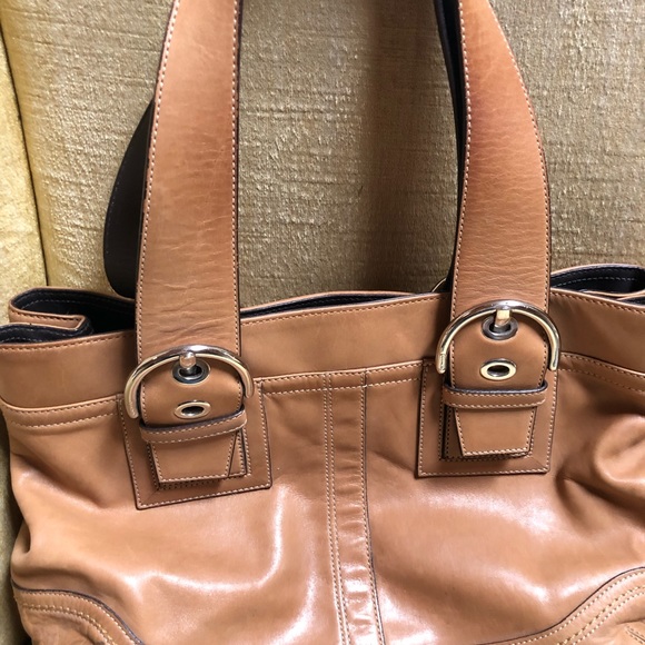 Coach purse - Picture 4 of 4